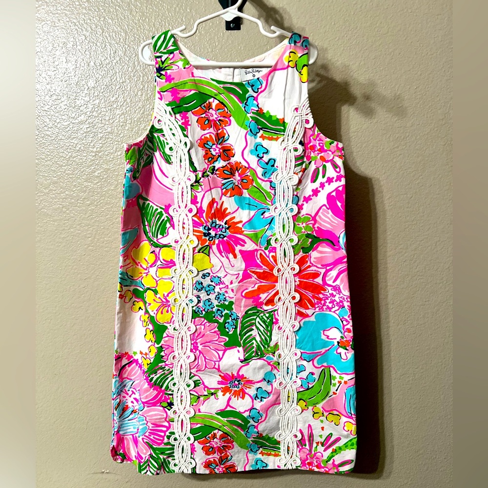 Girls LILLY PULITZER for Target- Nosey Posey Floral
Shift dress SZ-10-12